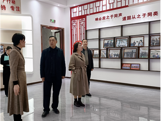 實(shí)地走訪企業(yè) 助力企業(yè)發(fā)展一一洛陽(yáng)市人大副主任徐新、工信局副局長(zhǎng)衛(wèi)樹紅一行蒞臨鴻元軸承調(diào)研