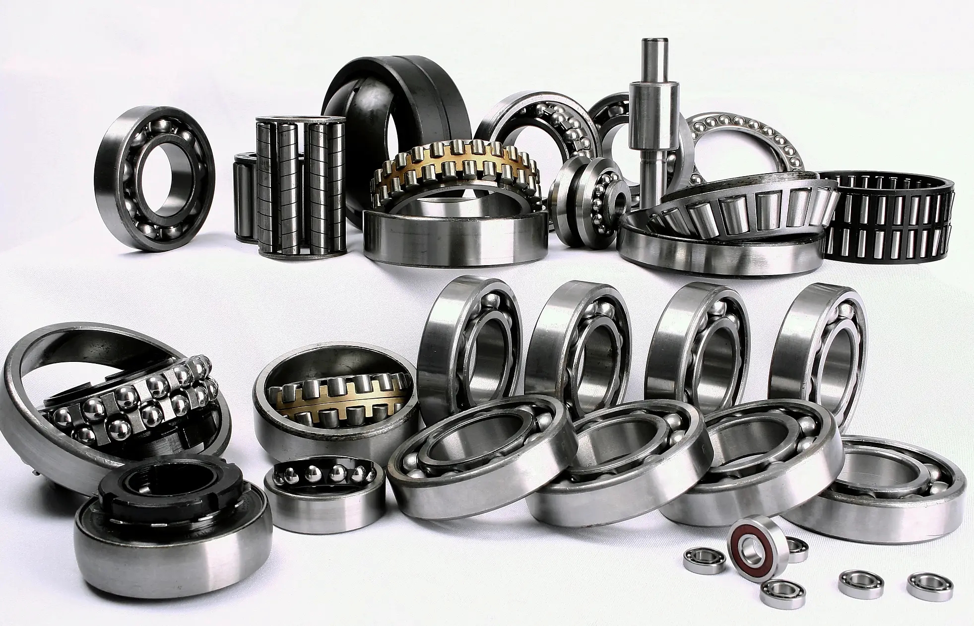 轉(zhuǎn)盤軸承在不同條件下五大應(yīng)用特點(diǎn)